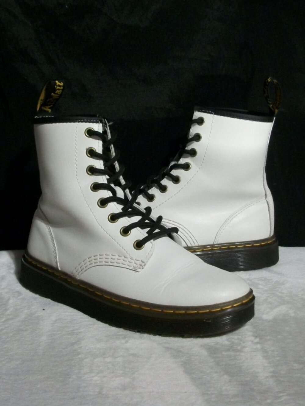 DR. MARTENS ZAVALA WHITE SMOOTH LEATHER 8-EYE LACE HIGH ANKLE BOOTS 6M FREE SHIP